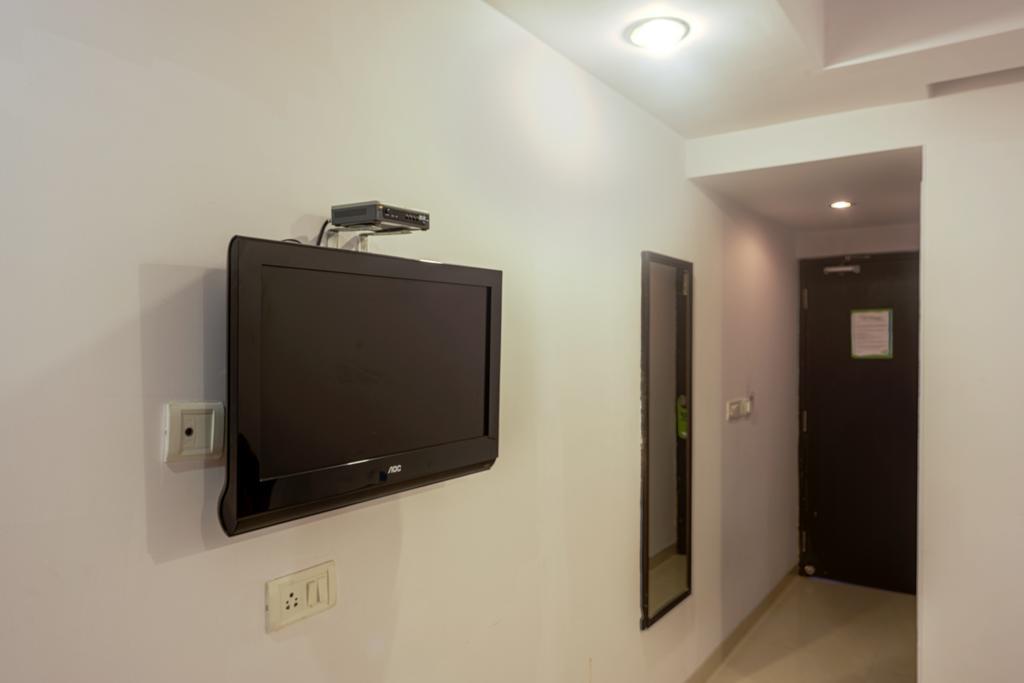 Arihant Hotel Hyderabad Exterior photo