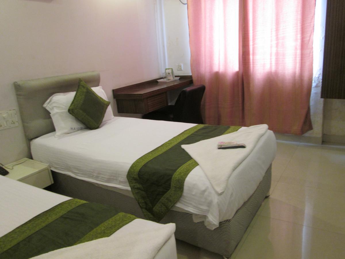 Arihant Hotel Hyderabad Exterior photo