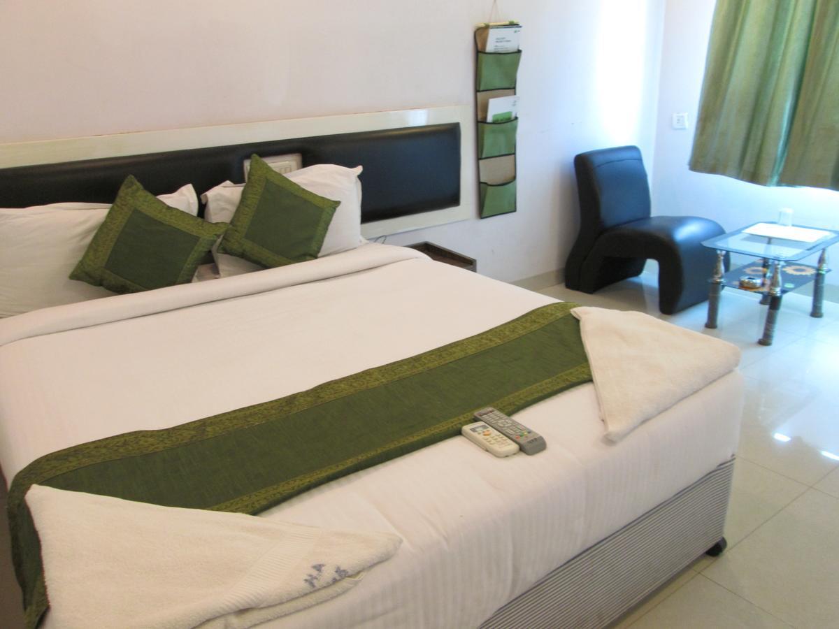 Arihant Hotel Hyderabad Exterior photo