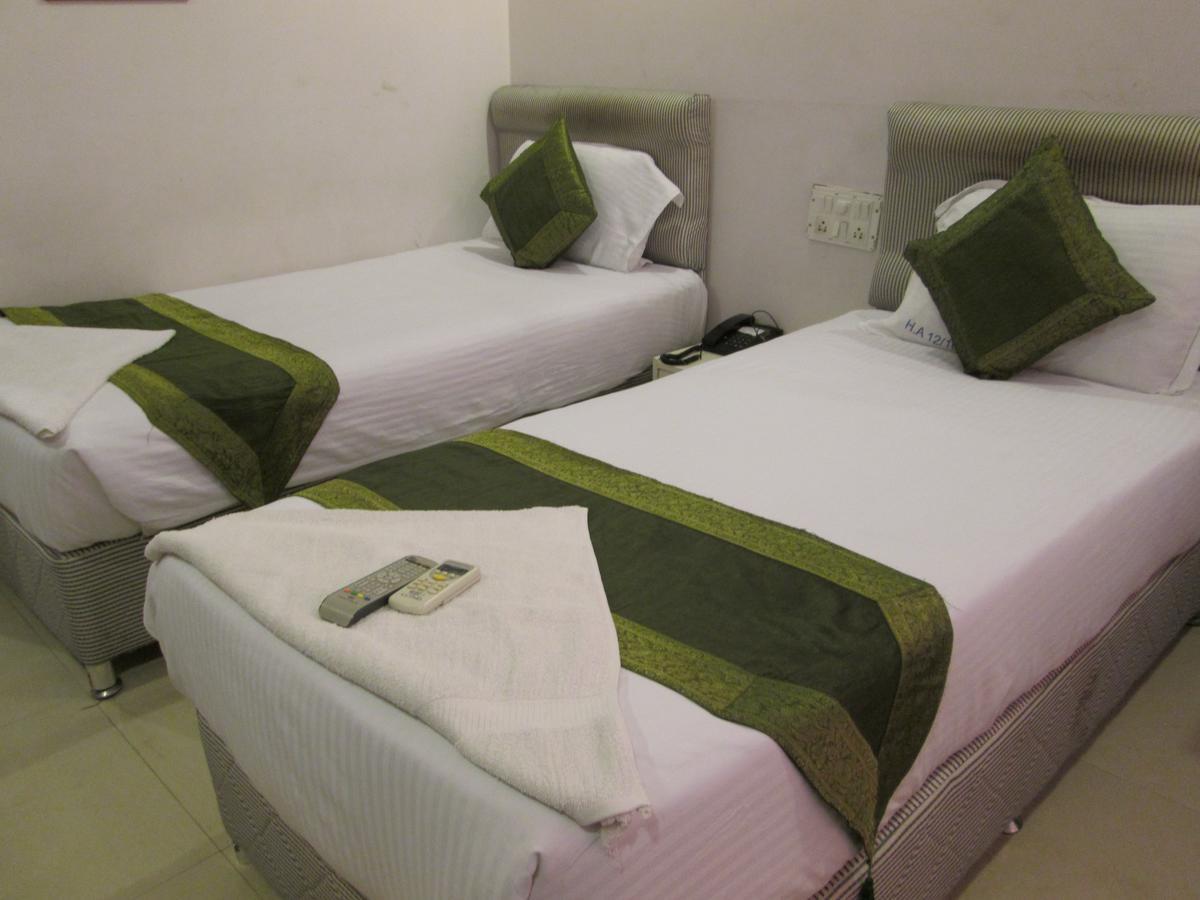 Arihant Hotel Hyderabad Exterior photo